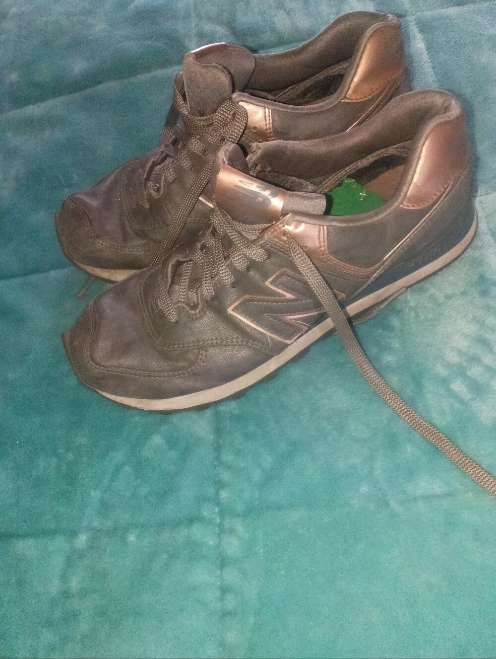 New Balance Women's Black Athletic Sneakers